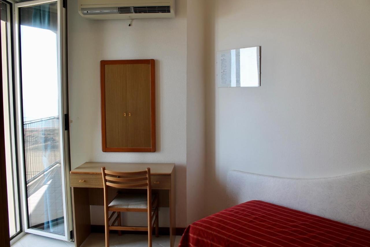 Hotel Vienna Caorle Buitenkant foto