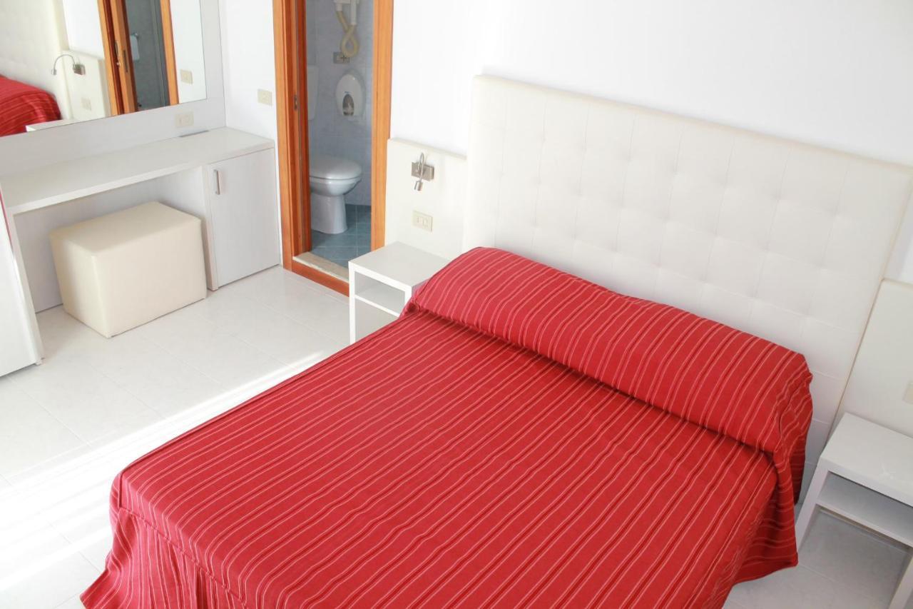 Hotel Vienna Caorle Buitenkant foto