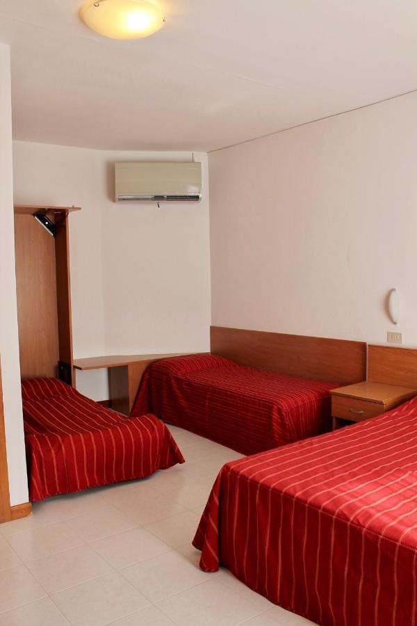 Hotel Vienna Caorle Buitenkant foto