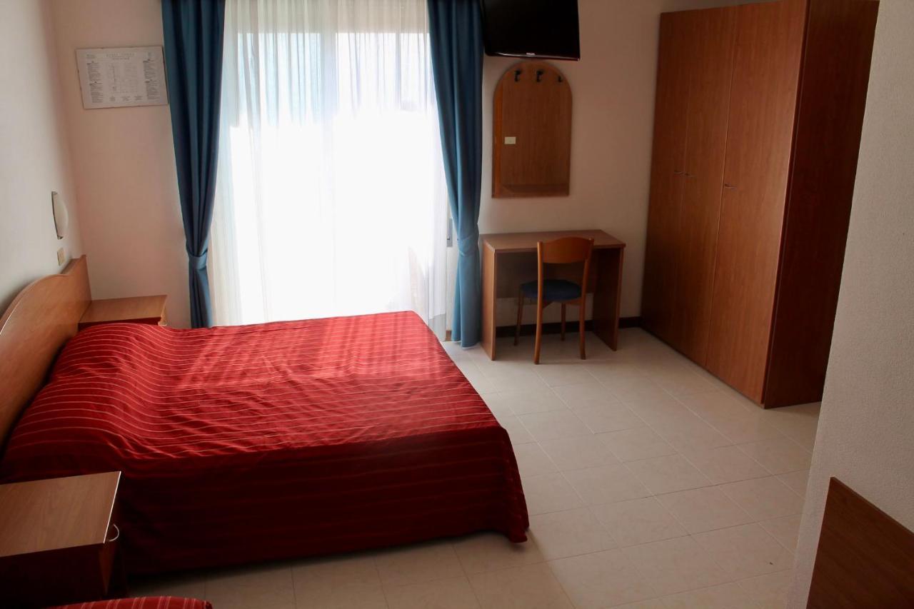 Hotel Vienna Caorle Buitenkant foto