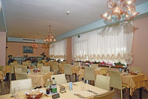 Hotel Vienna Caorle Buitenkant foto