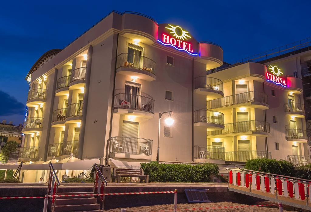 Hotel Vienna Caorle Buitenkant foto
