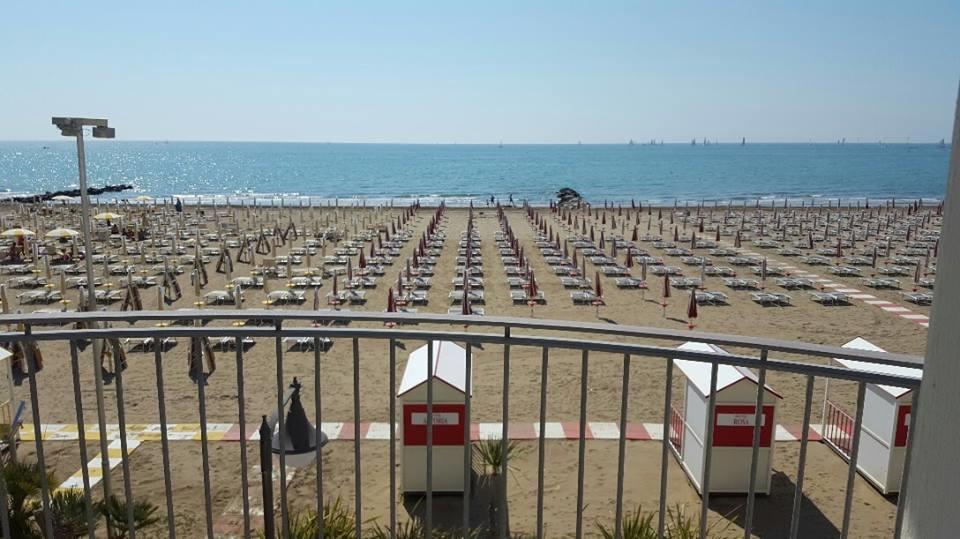 Hotel Vienna Caorle Buitenkant foto